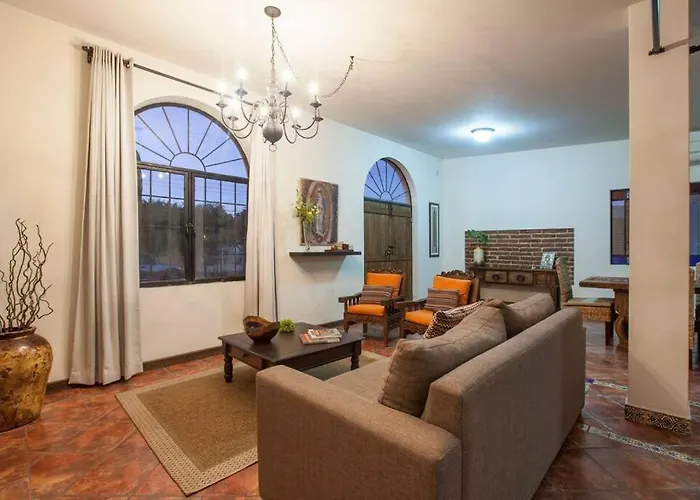 Private Pool, Walk To Malecon, 2 Bedroom Estilo Hacienda